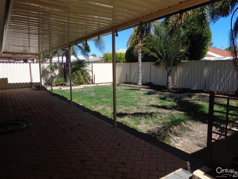 32 Arpenteur Drive, Baldivis WA 6171