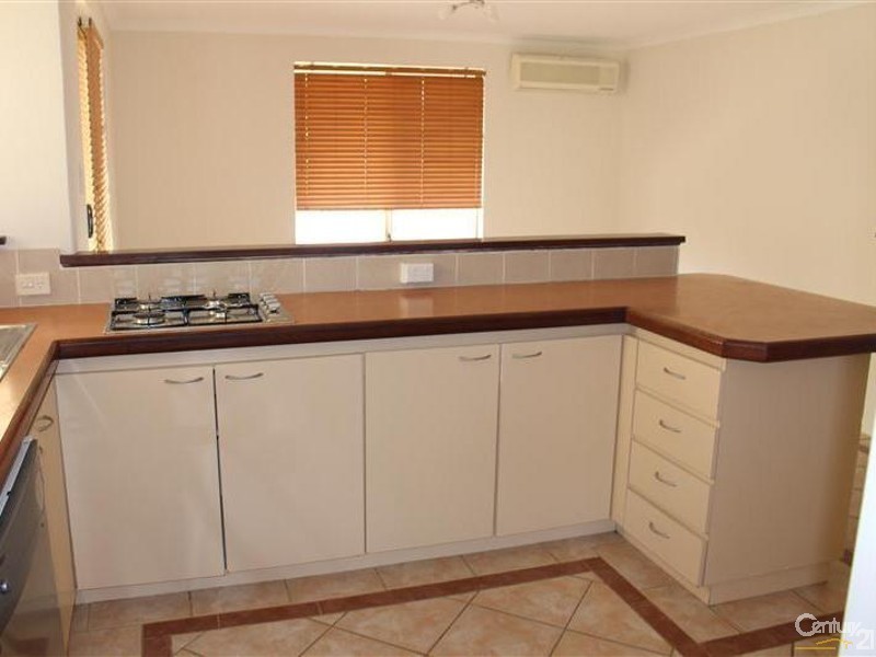 13 Moreton Crescent, Warnbro WA 6169