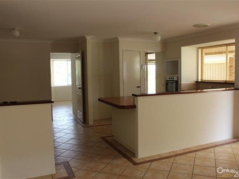 13 Moreton Crescent, Warnbro WA 6169