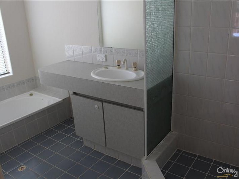 13 Moreton Crescent, Warnbro WA 6169