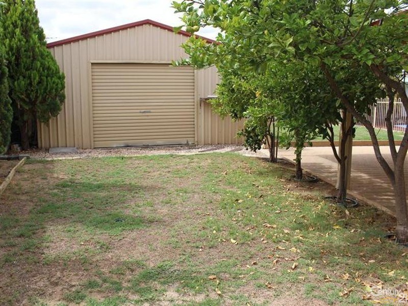 13 Moreton Crescent, Warnbro WA 6169