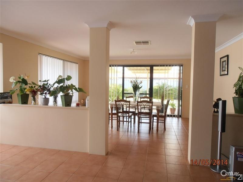 102 Hawker Street, Shoalwater WA 6169