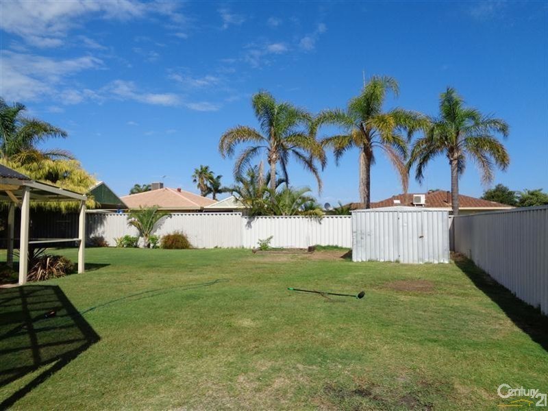 6 Cocos Court, Warnbro WA 6169