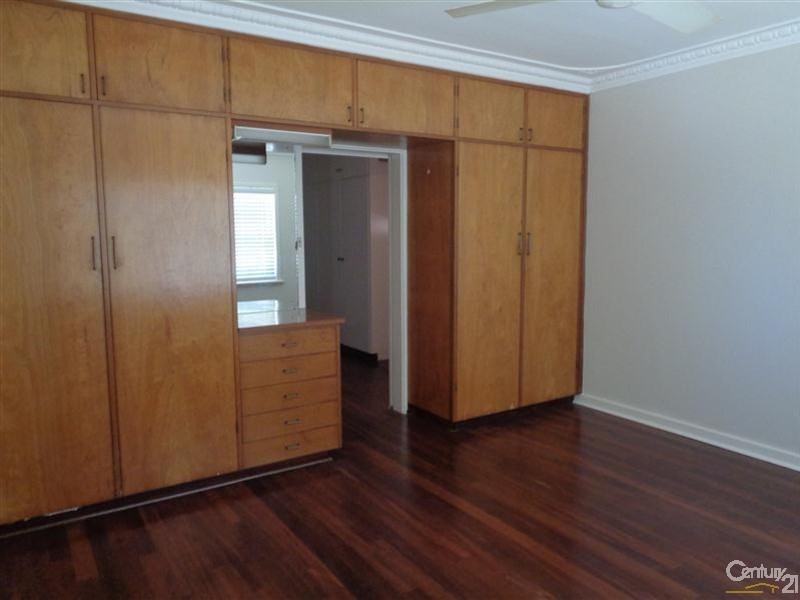 128 Kent Street, Rockingham WA 6168