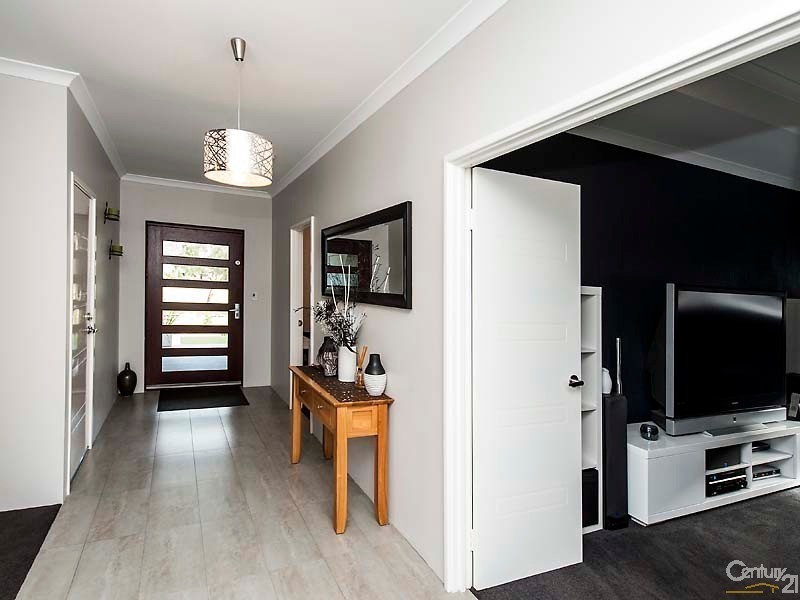 9 Torcross Street, Warnbro WA 6169