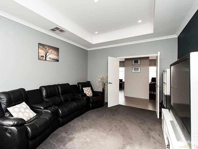 9 Torcross Street, Warnbro WA 6169