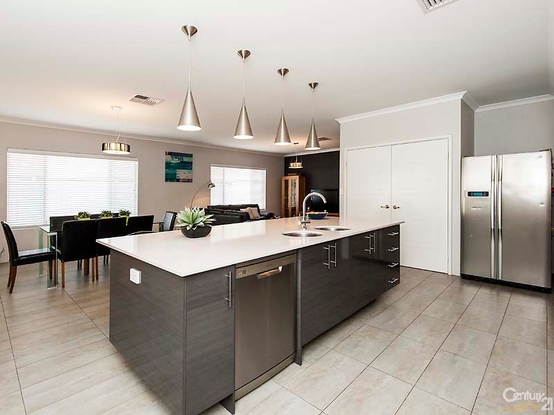 9 Torcross Street, Warnbro WA 6169