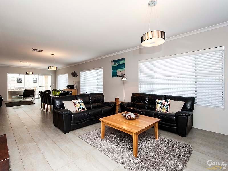 9 Torcross Street, Warnbro WA 6169