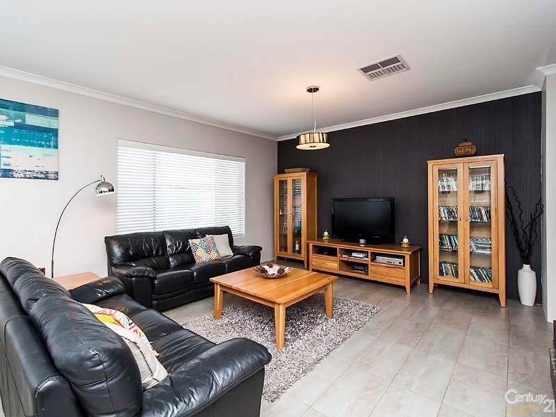 9 Torcross Street, Warnbro WA 6169