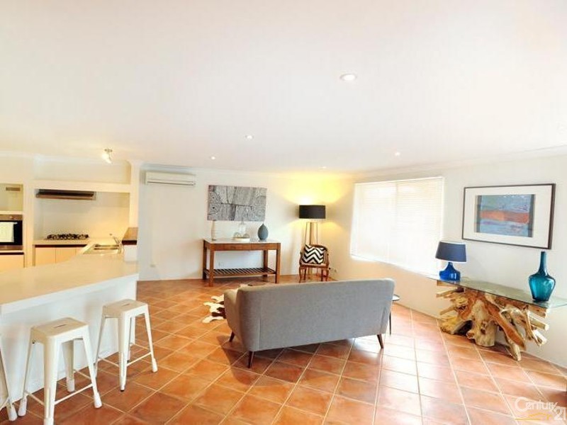 8 Cardiff Place, Warnbro WA 6169