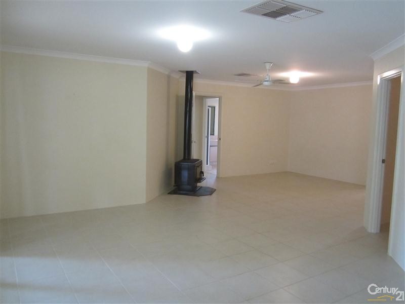 10 Kingston Way, Safety Bay WA 6169