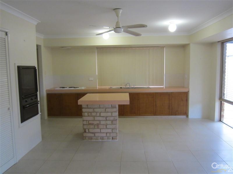 10 Kingston Way, Safety Bay WA 6169