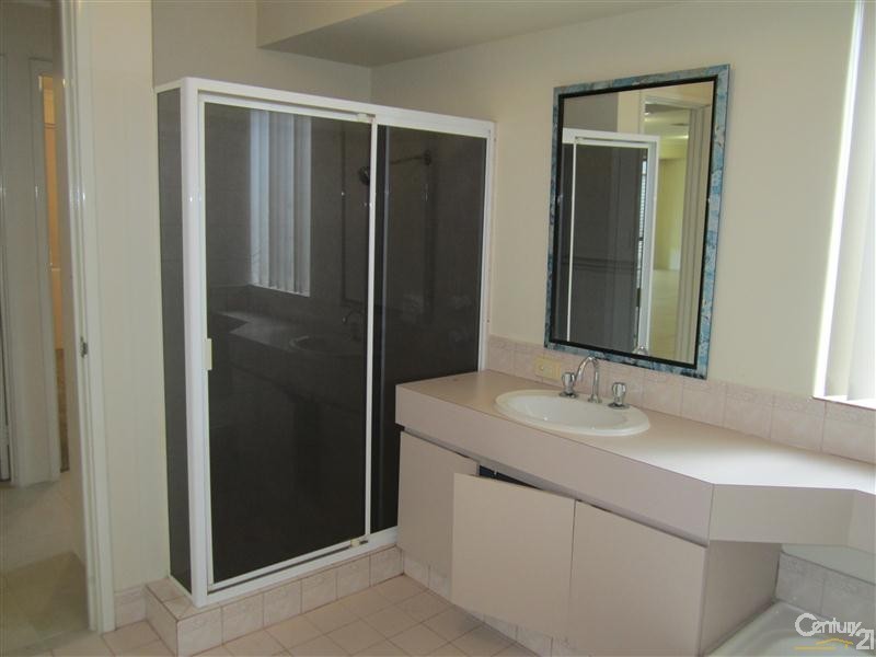 10 Kingston Way, Safety Bay WA 6169