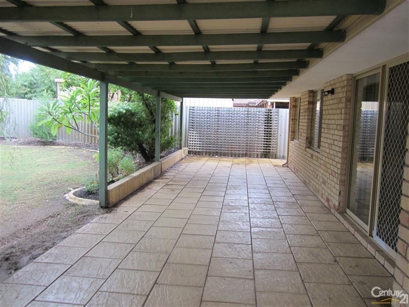 10 Kingston Way, Safety Bay WA 6169