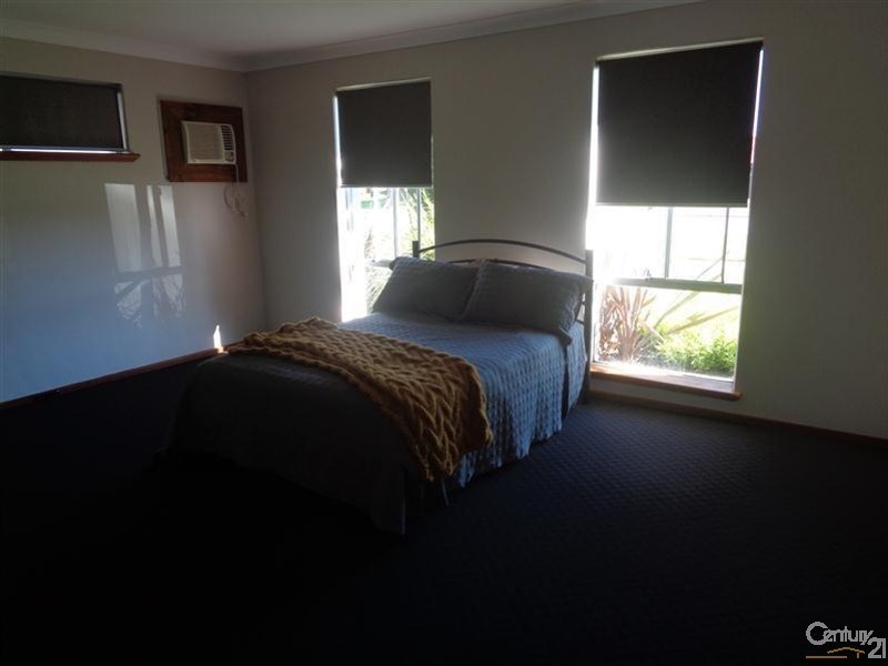 59 Malibu Road, Safety Bay WA 6169