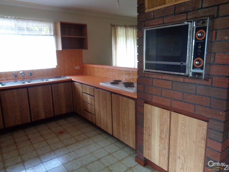 8 Coral Road, Safety Bay WA 6169