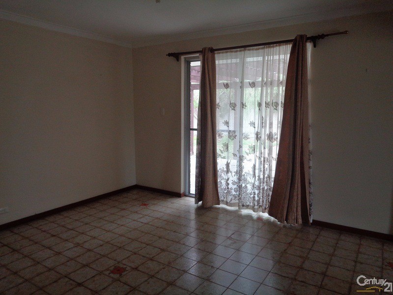 8 Coral Road, Safety Bay WA 6169