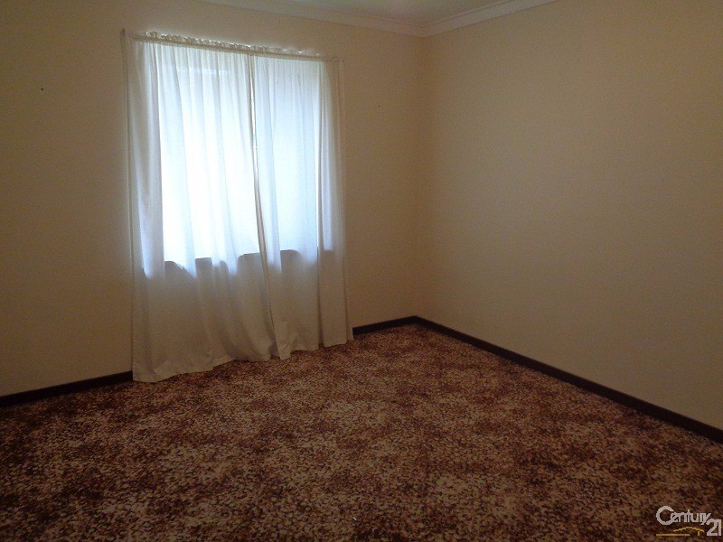 8 Coral Road, Safety Bay WA 6169