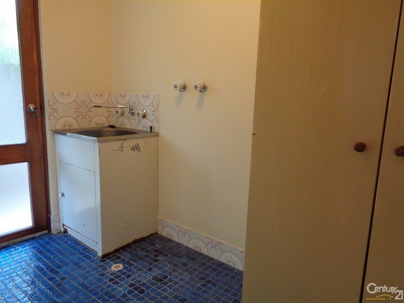 8 Coral Road, Safety Bay WA 6169