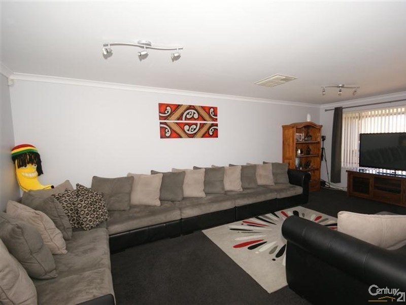 16 Mirror Cove, Waikiki WA 6169