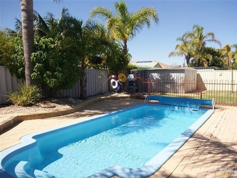 16 Mirror Cove, Waikiki WA 6169