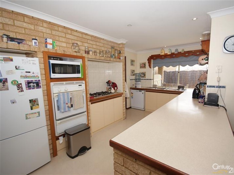 2 Etchell Mews, Waikiki WA 6169