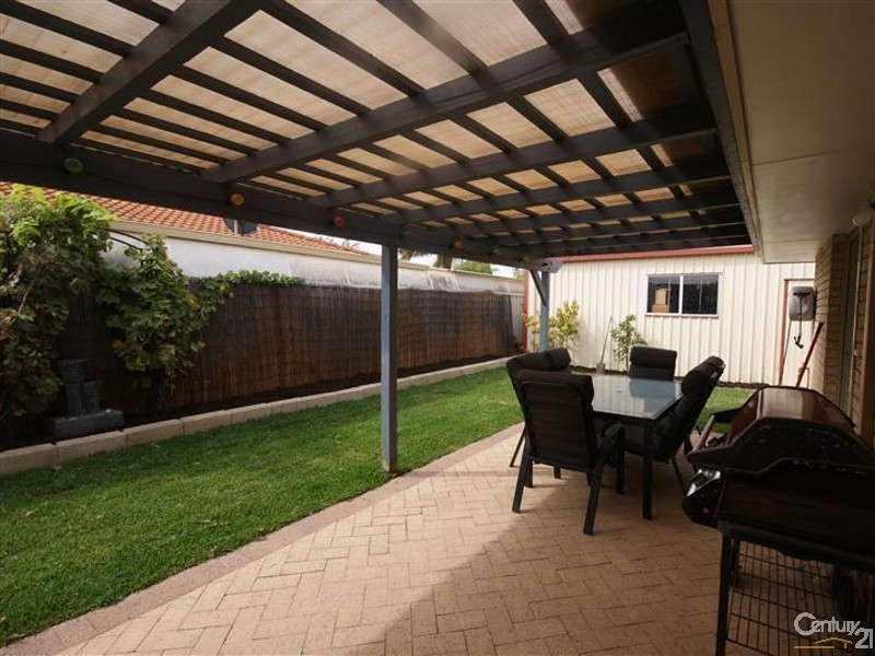 2 Etchell Mews, Waikiki WA 6169