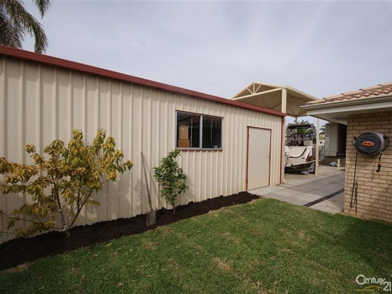 2 Etchell Mews, Waikiki WA 6169