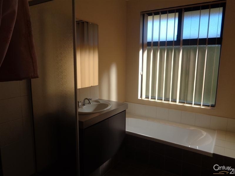 19 Brussels Circuit, Port Kennedy WA 6172