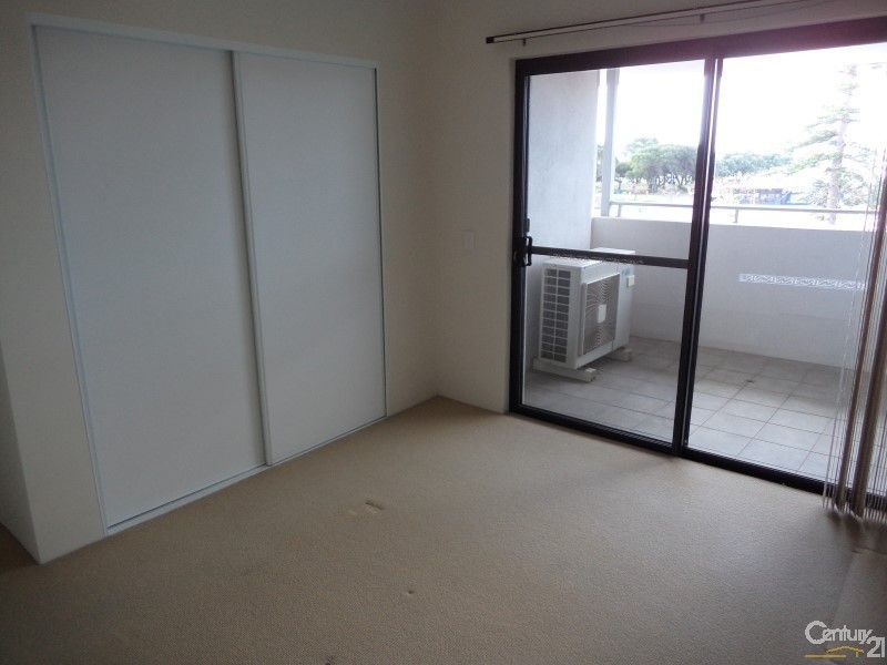 77/18-24 Kent Street, Rockingham WA 6168