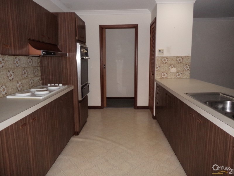 12 Donald Drive, Safety Bay WA 6169