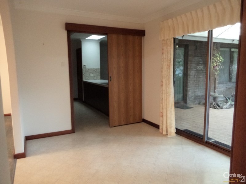 12 Donald Drive, Safety Bay WA 6169