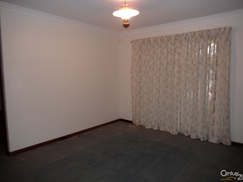 12 Donald Drive, Safety Bay WA 6169