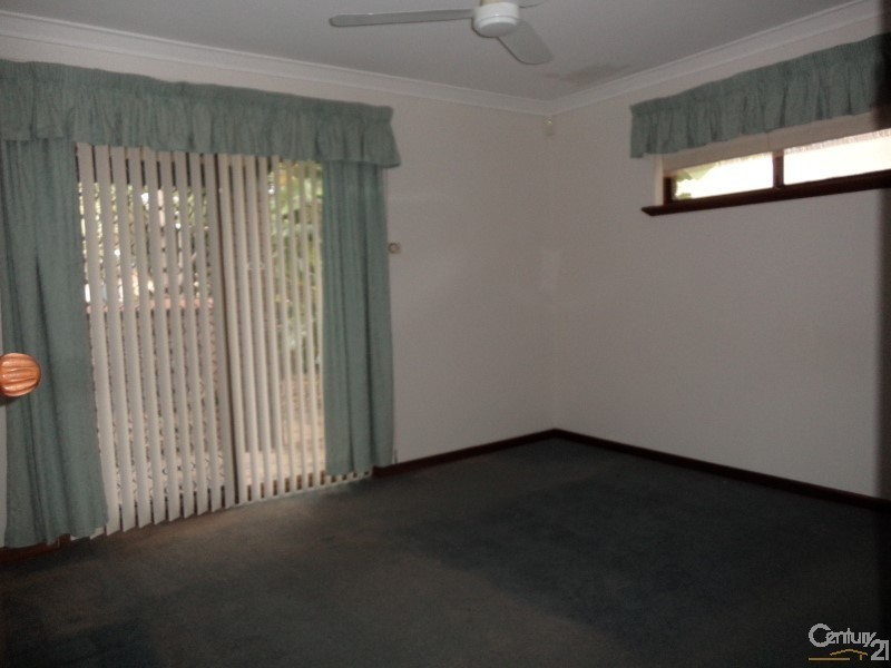 12 Donald Drive, Safety Bay WA 6169