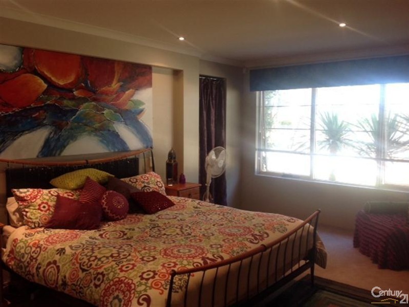 32 Arrowwood Loop, Secret Harbour WA 6173