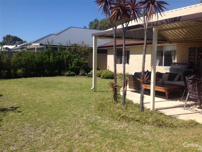 32 Arrowwood Loop, Secret Harbour WA 6173