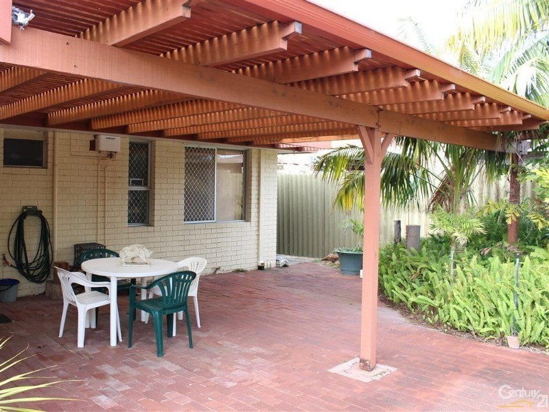4 Monkton Way, Warnbro WA 6169
