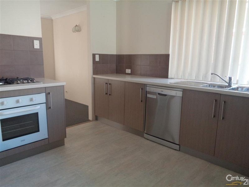 6 Link Way, Cooloongup WA 6168