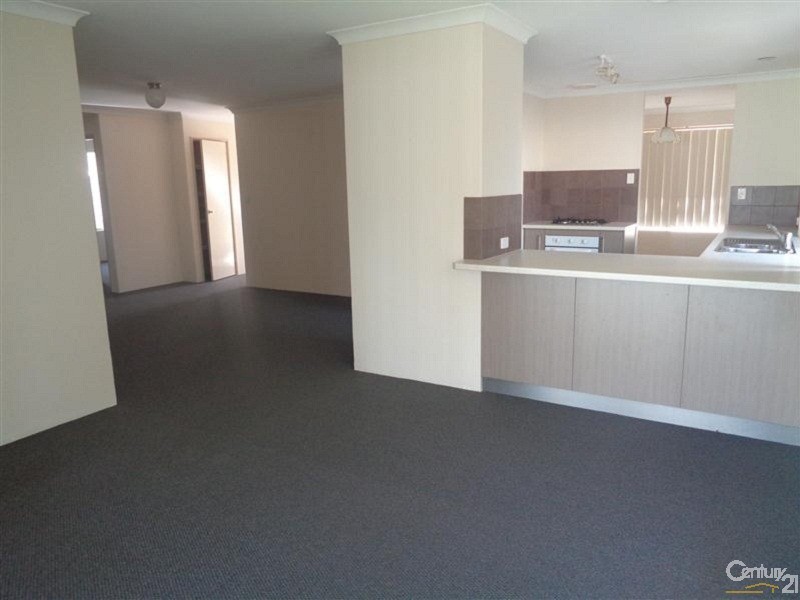 6 Link Way, Cooloongup WA 6168