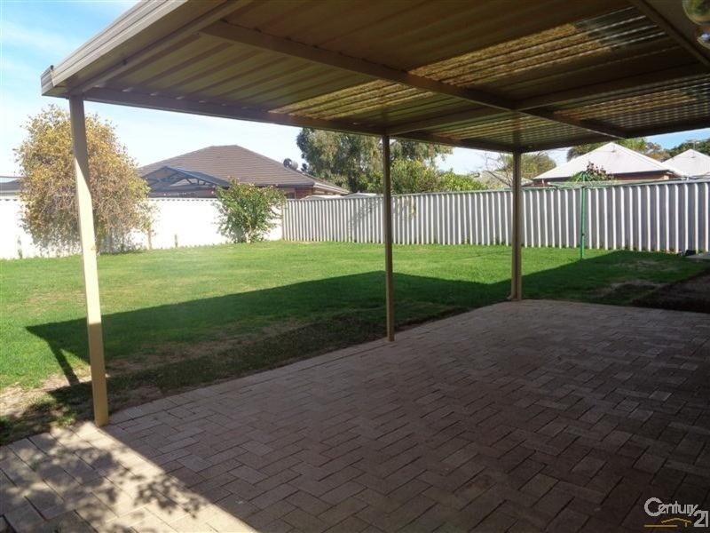 6 Link Way, Cooloongup WA 6168