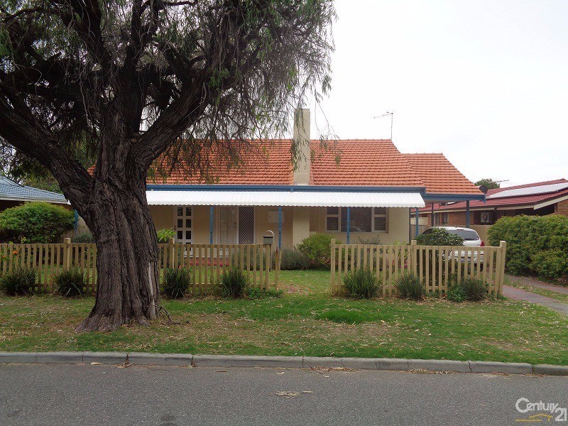 210 Safety Bay Road, Safety Bay WA 6169