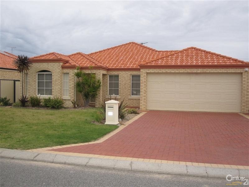 4 Sorrento Turn, Secret Harbour WA 6173