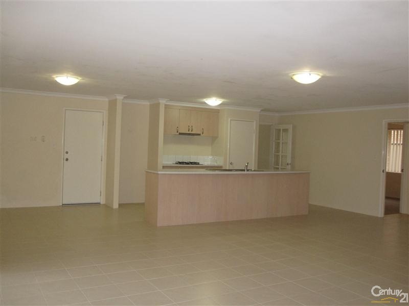 4 Sorrento Turn, Secret Harbour WA 6173