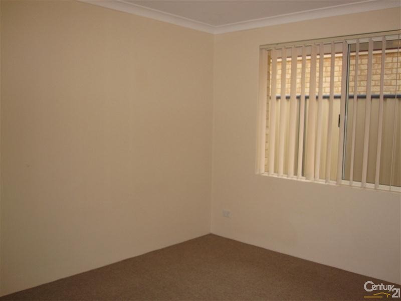 4 Sorrento Turn, Secret Harbour WA 6173