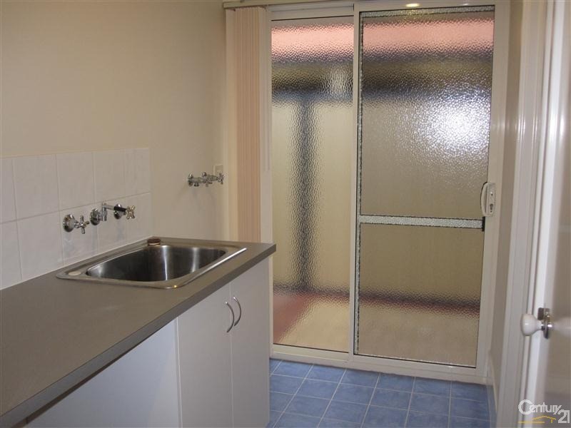 4 Sorrento Turn, Secret Harbour WA 6173