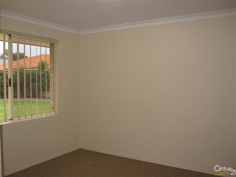 4 Sorrento Turn, Secret Harbour WA 6173