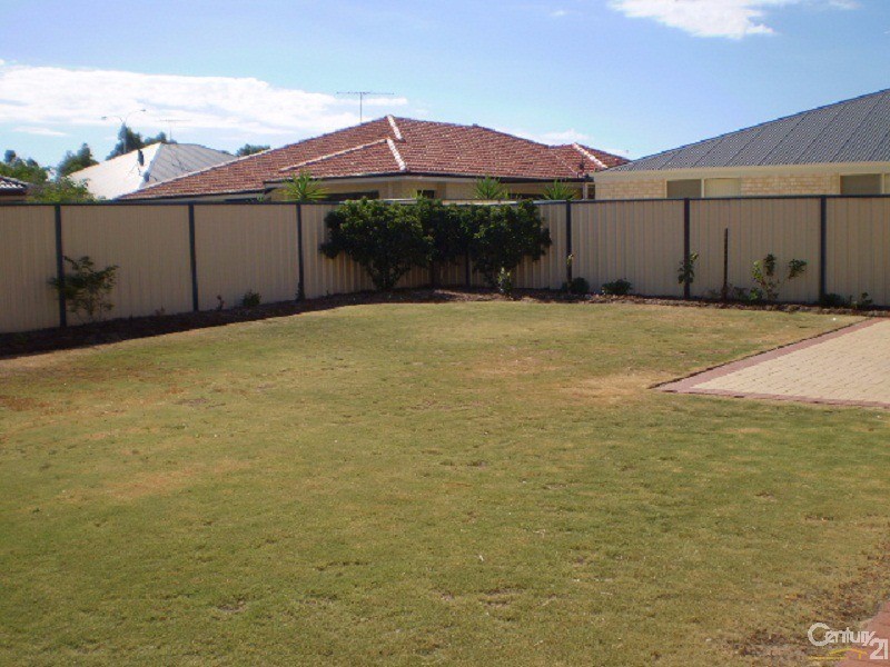 4 Sorrento Turn, Secret Harbour WA 6173