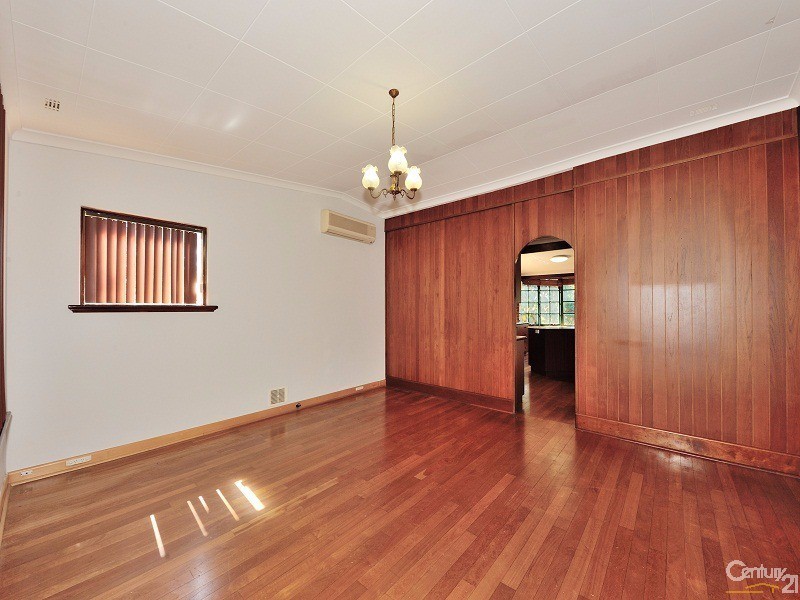 82 Safety Bay Road, Shoalwater WA 6169