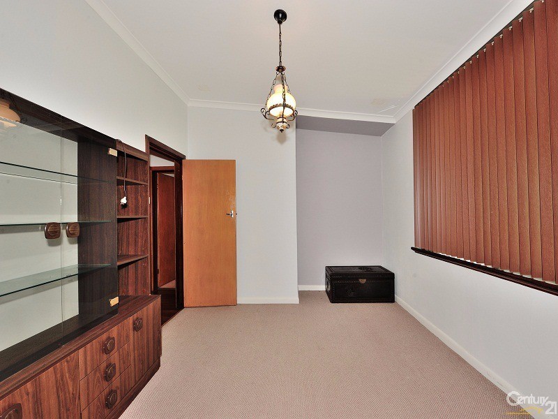 82 Safety Bay Road, Shoalwater WA 6169