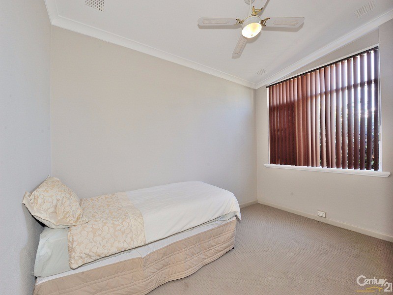 82 Safety Bay Road, Shoalwater WA 6169